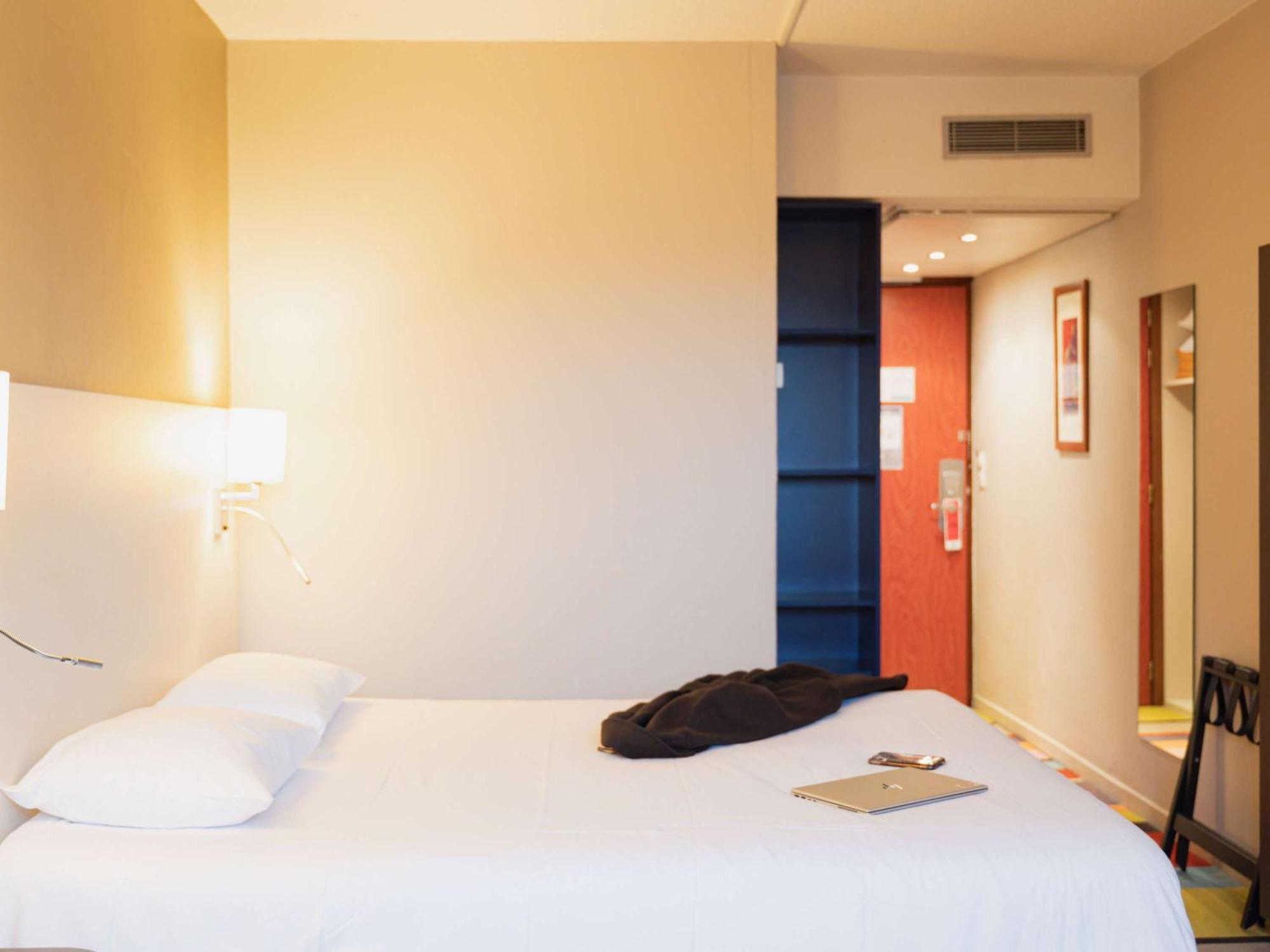 Отель Ibis Styles Lyon Sud Vienne Шас-сюр-Рон Экстерьер фото
