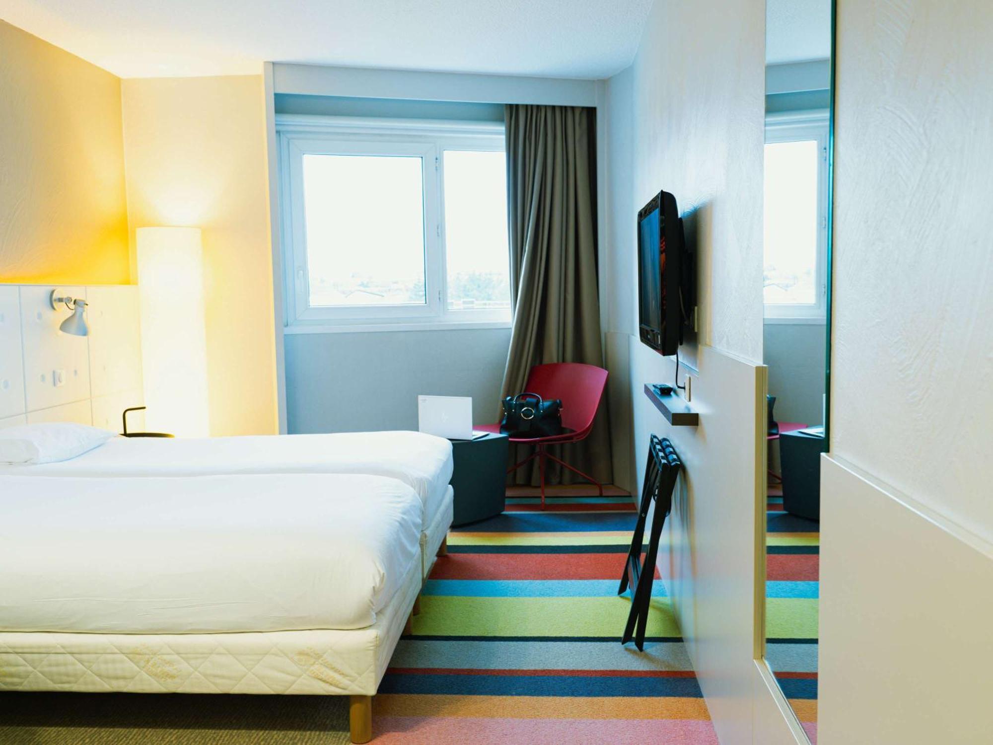 Отель Ibis Styles Lyon Sud Vienne Шас-сюр-Рон Экстерьер фото