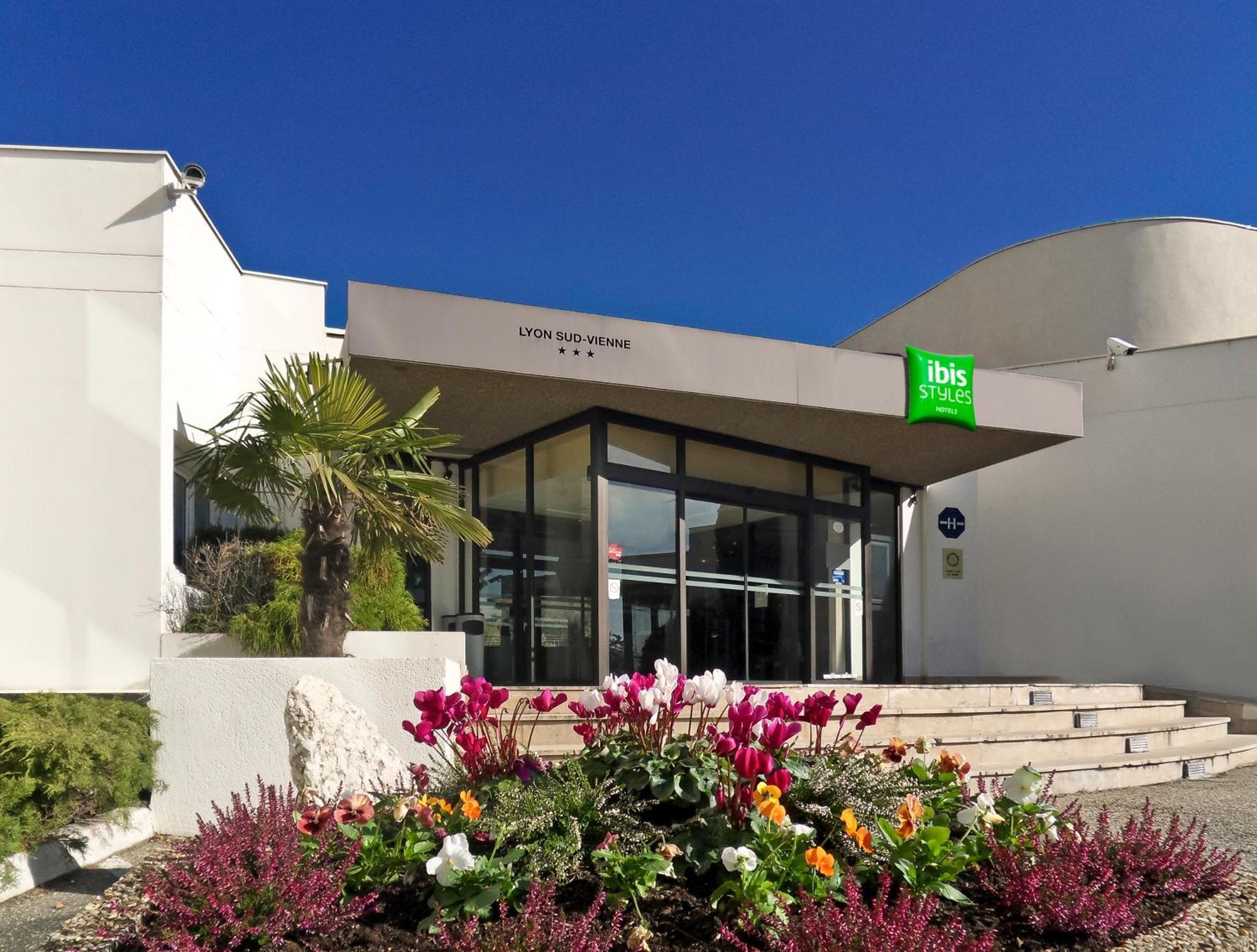 Отель Ibis Styles Lyon Sud Vienne Шас-сюр-Рон Экстерьер фото